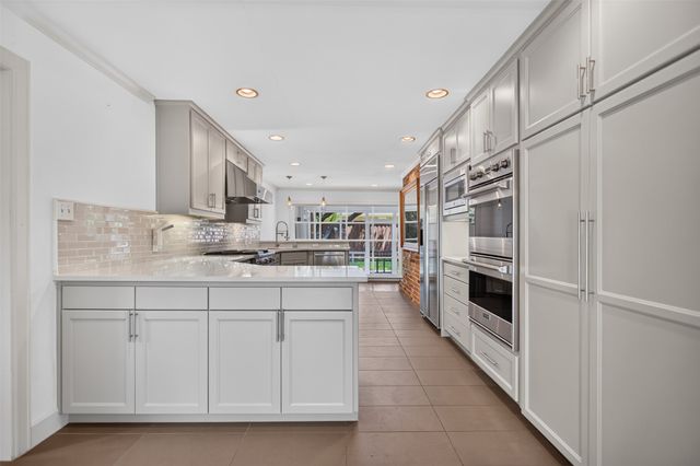 6811 Bradbury Lane, Dallas, TX 75230
