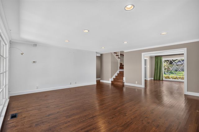 6811 Bradbury Lane, Dallas, TX 75230