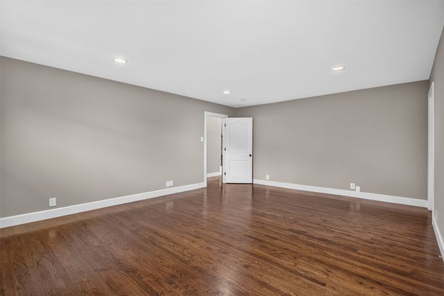 6811 Bradbury Lane, Dallas, TX 75230