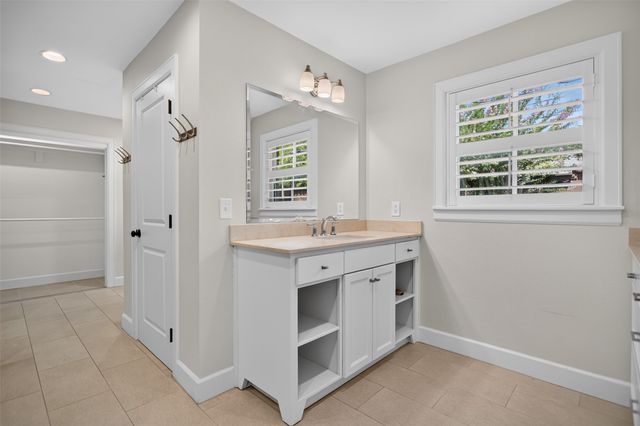 6811 Bradbury Lane, Dallas, TX 75230