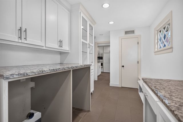 6811 Bradbury Lane, Dallas, TX 75230