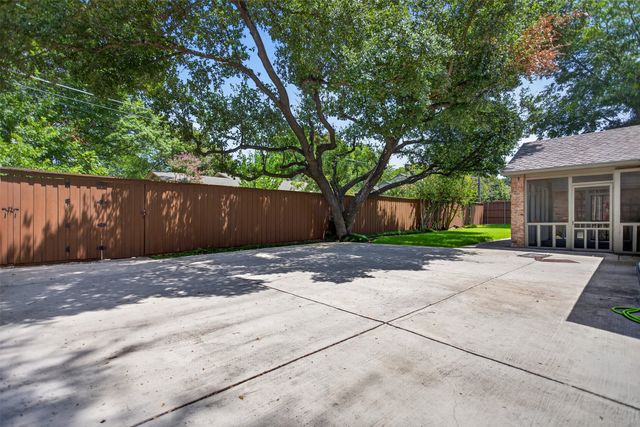 6811 Bradbury Lane, Dallas, TX 75230