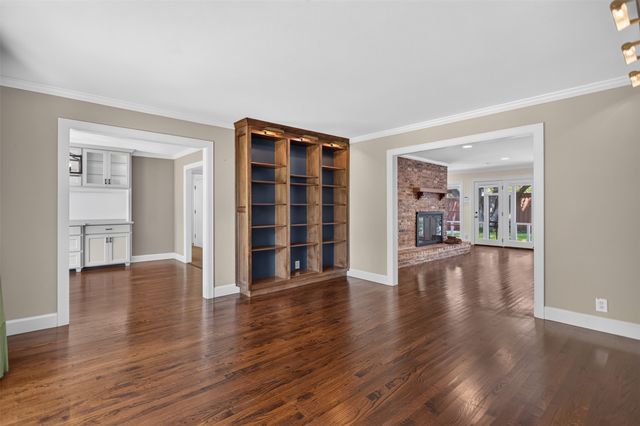 6811 Bradbury Lane, Dallas, TX 75230