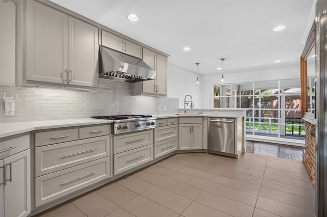 6811 Bradbury Lane, Dallas, TX 75230