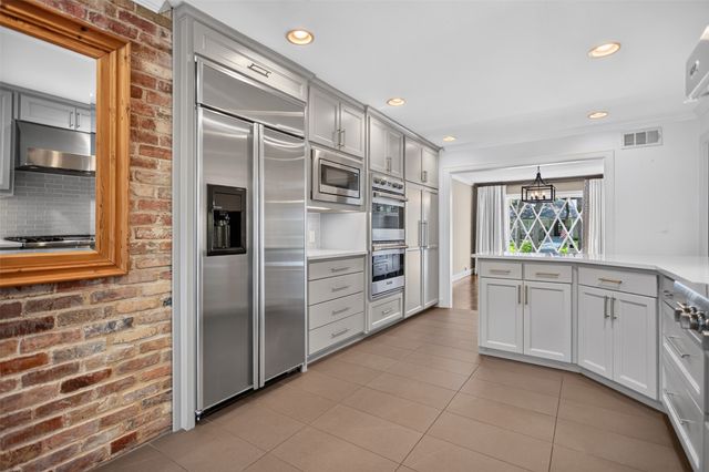 6811 Bradbury Lane, Dallas, TX 75230
