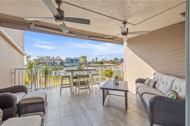 936 PINELLAS BAYWAY S T10, St Petersburg, FL 33715