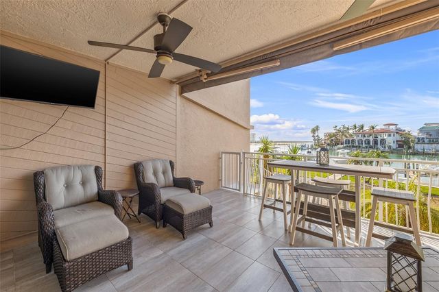 936 PINELLAS BAYWAY S T10, St Petersburg, FL 33715