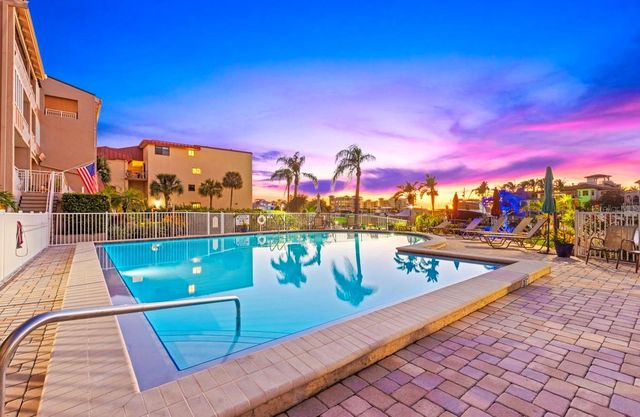 936 PINELLAS BAYWAY S T10, St Petersburg, FL 33715
