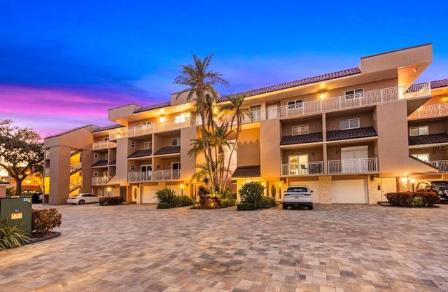 936 PINELLAS BAYWAY S T10, St Petersburg, FL 33715