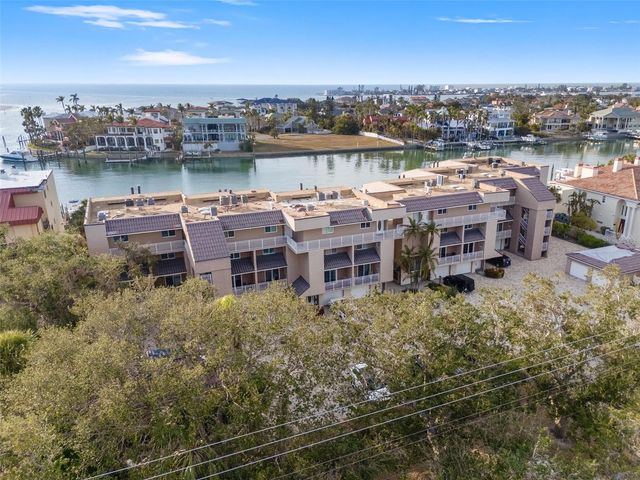 936 PINELLAS BAYWAY S T10, St Petersburg, FL 33715