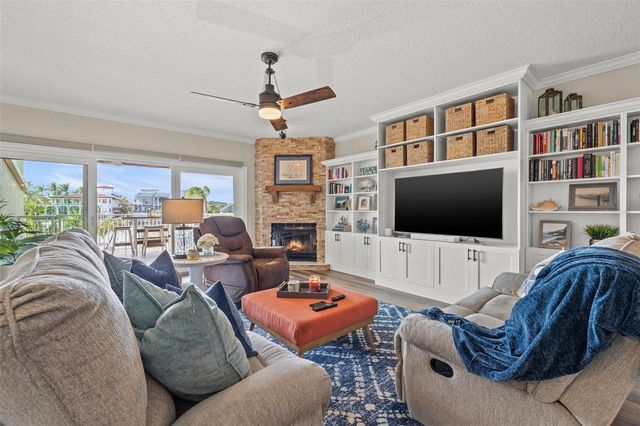 936 PINELLAS BAYWAY S T10, St Petersburg, FL 33715