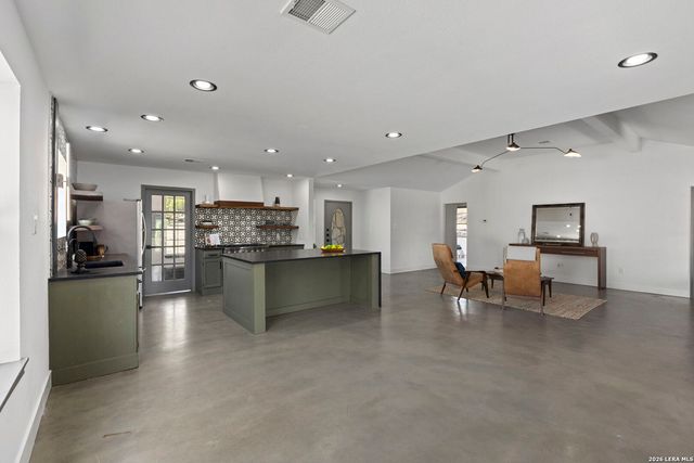 28035 Axis Dr, Boerne, TX 78006