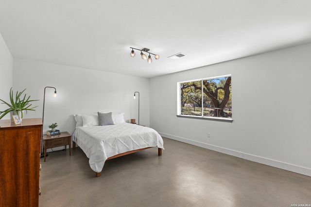 28035 Axis Dr, Boerne, TX 78006