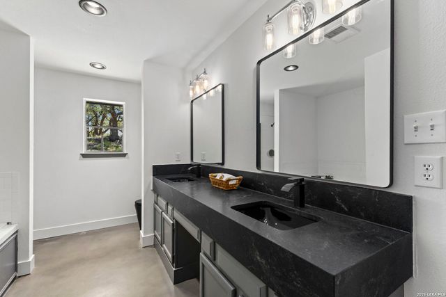 28035 Axis Dr, Boerne, TX 78006