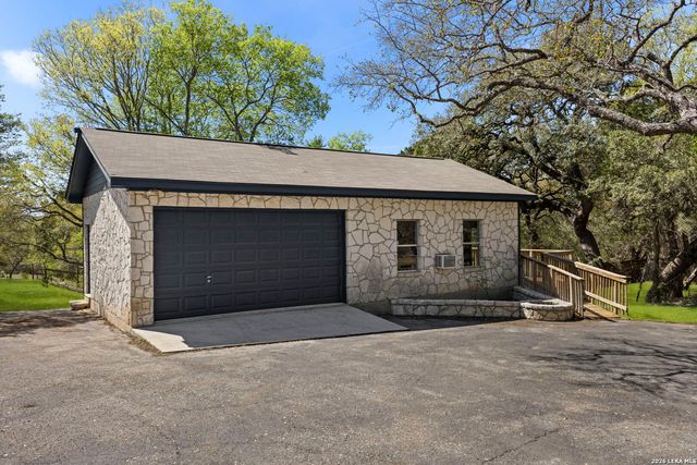 28035 Axis Dr, Boerne, TX 78006