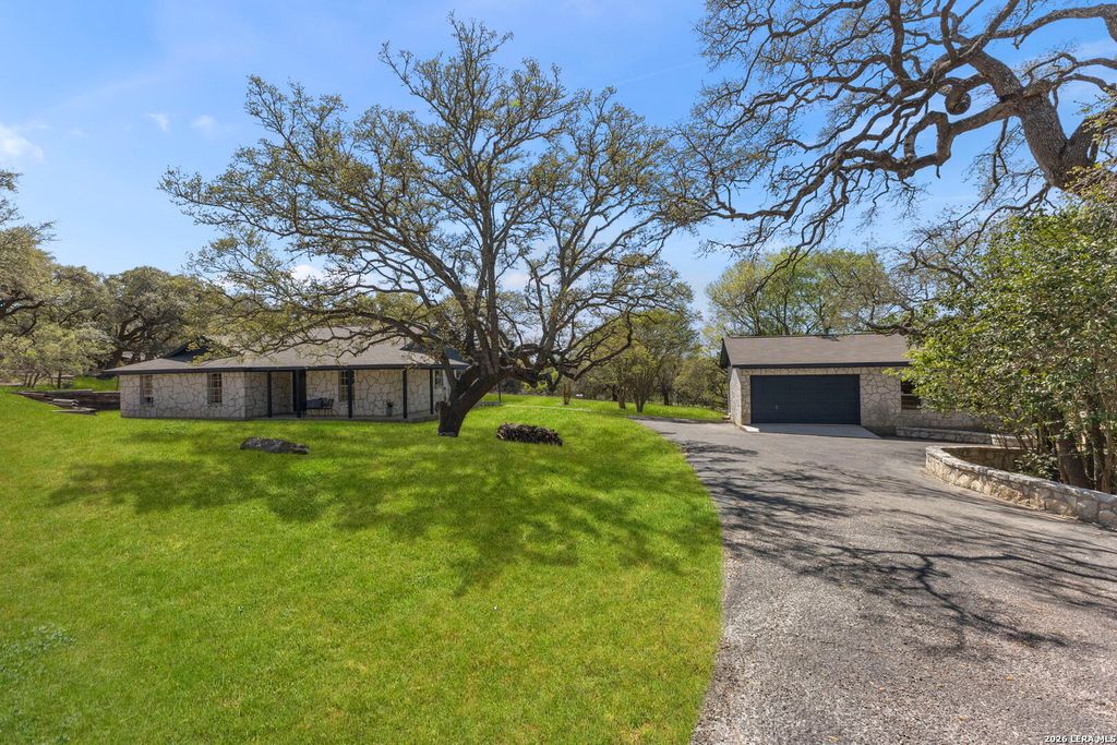 28035 Axis Dr, Boerne, TX 78006