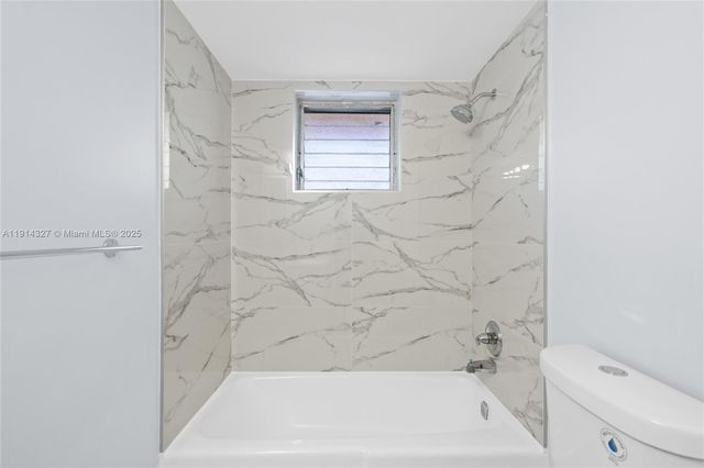 1300 NE 191st St A203, Miami, FL 33179