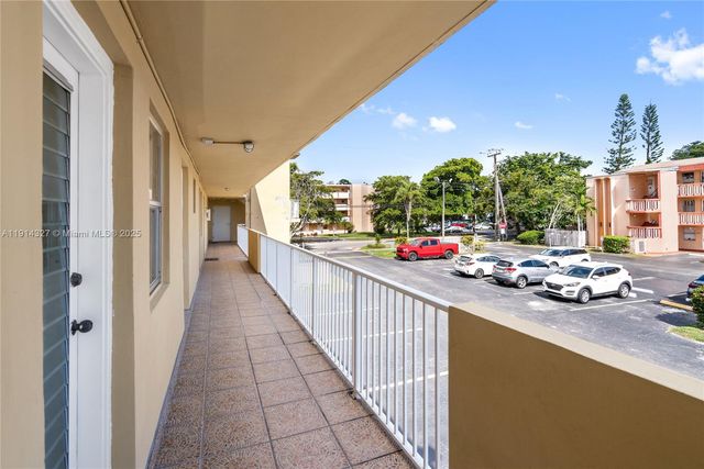 1300 NE 191st St A203, Miami, FL 33179