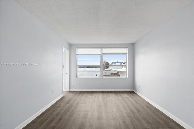 1300 NE 191st St A203, Miami, FL 33179