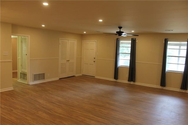 1002 Centerwood Drive, Mobile, AL 36608