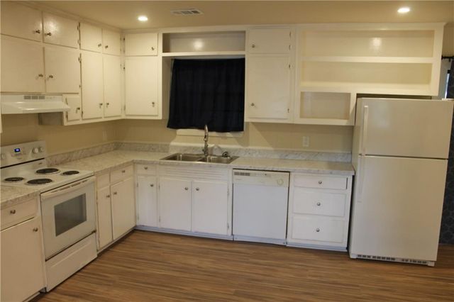 1002 Centerwood Drive, Mobile, AL 36608