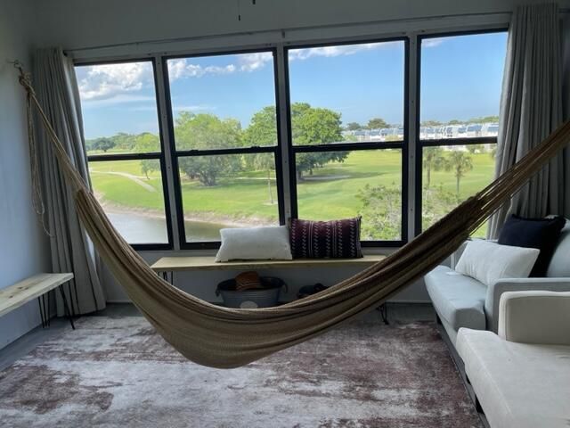 1020 Country Club Drive 406, Margate, FL 33063