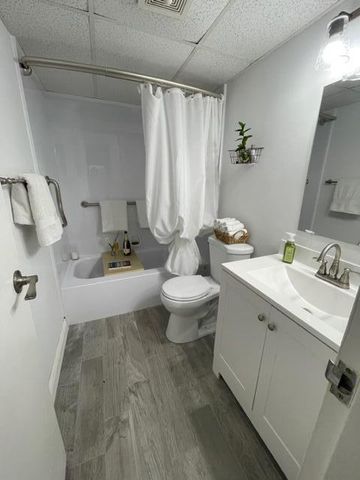 1020 Country Club Drive 406, Margate, FL 33063