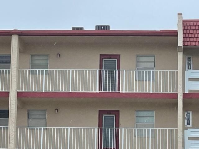 1020 Country Club Drive 406, Margate, FL 33063