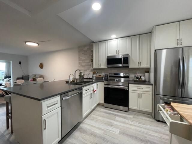 1020 Country Club Drive 406, Margate, FL 33063