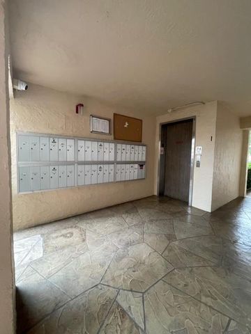 1020 Country Club Drive 406, Margate, FL 33063