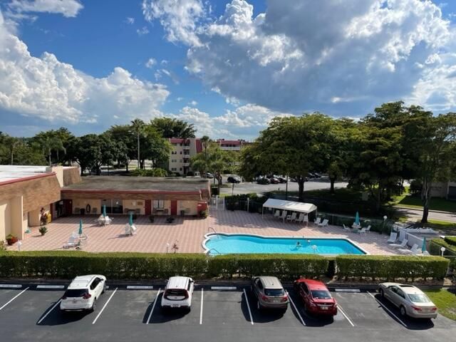 1020 Country Club Drive 406, Margate, FL 33063