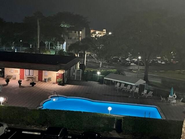 1020 Country Club Drive 406, Margate, FL 33063