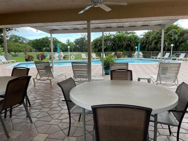 1020 Country Club Drive 406, Margate, FL 33063
