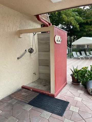 1020 Country Club Drive 406, Margate, FL 33063