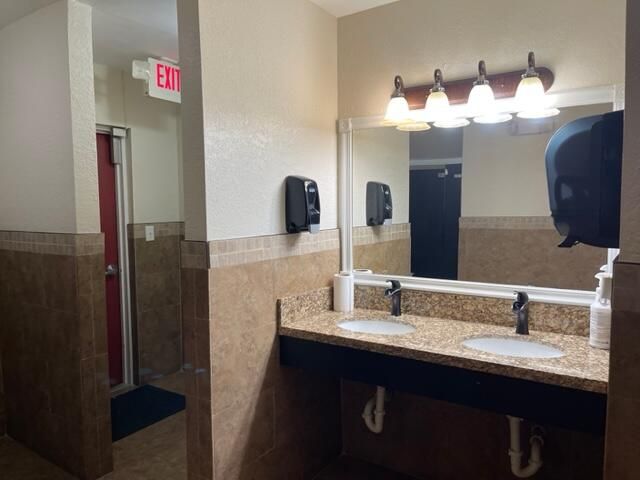 1020 Country Club Drive 406, Margate, FL 33063