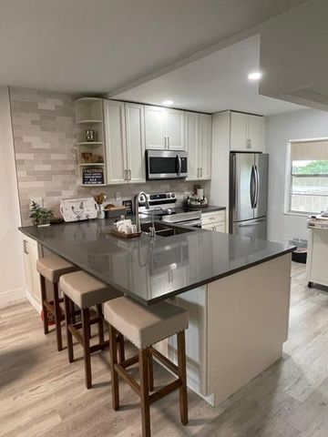 1020 Country Club Drive 406, Margate, FL 33063