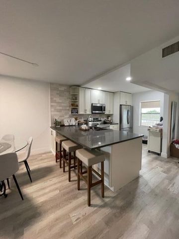 1020 Country Club Drive 406, Margate, FL 33063