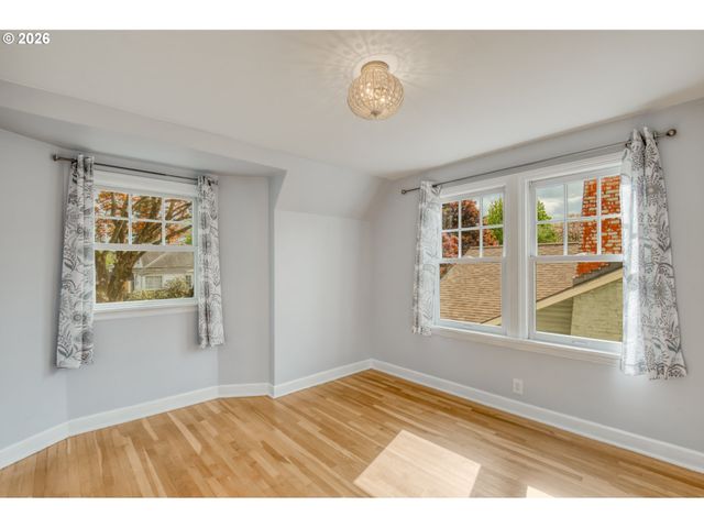 4315 Ne LAURELHURST Pl, Portland, OR 97213