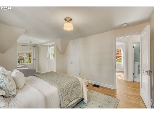4315 Ne LAURELHURST Pl, Portland, OR 97213