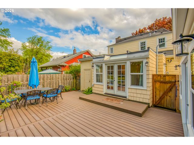 4315 Ne LAURELHURST Pl, Portland, OR 97213