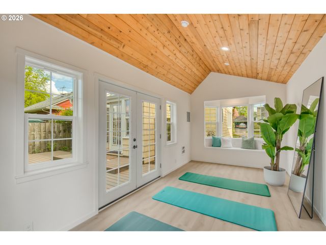 4315 Ne LAURELHURST Pl, Portland, OR 97213