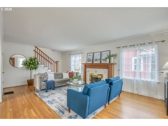 4315 Ne LAURELHURST Pl, Portland, OR 97213