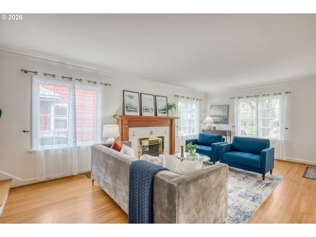 4315 Ne LAURELHURST Pl, Portland, OR 97213