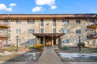 525 S Cleveland Avenue 104, Arlington Heights, IL 60005