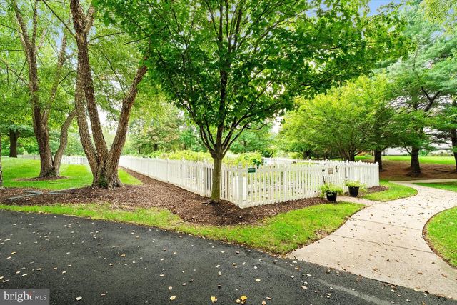 102 RAINFLOWER LN, Princeton Junction, NJ 08550