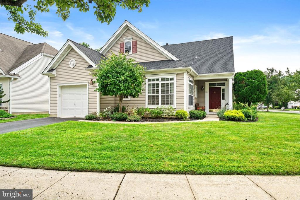 102 RAINFLOWER LN, Princeton Junction, NJ 08550