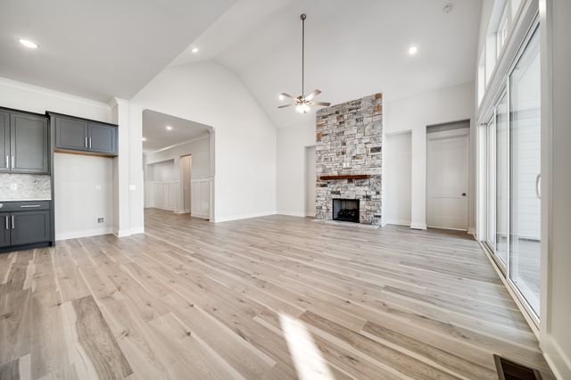 1728 Shallow Creek Dr, Spring Hill, TN 37174