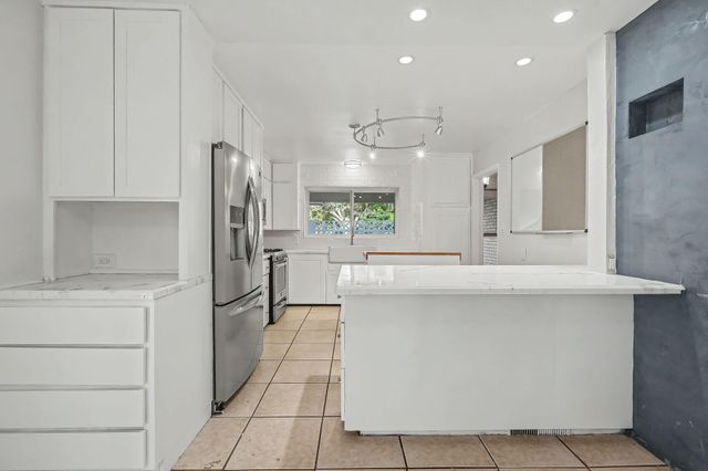 2905 Claremont Place NE, Albuquerque, NM 87110