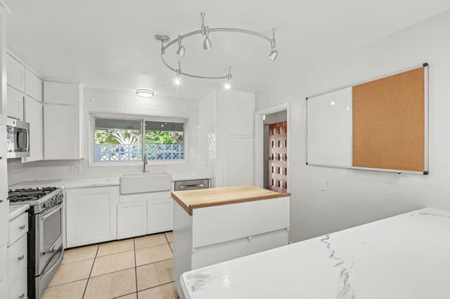 2905 Claremont Place NE, Albuquerque, NM 87110
