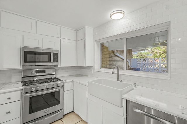 2905 Claremont Place NE, Albuquerque, NM 87110